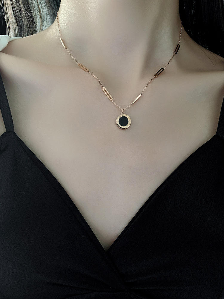 ✨ Collier Élégance Noire – L’acier qui fait sensation ✨