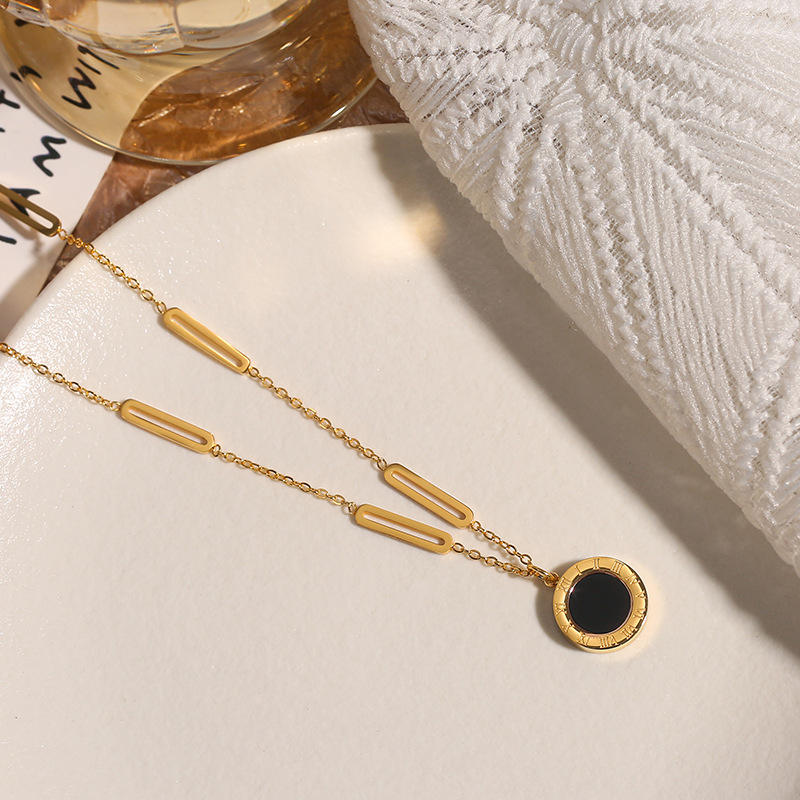 ✨ Collier Élégance Noire – L’acier qui fait sensation ✨