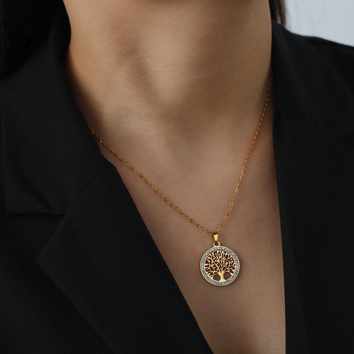 🌳 Collier “Arbre de Vie” – L’élégance enracinée dans la symbolique