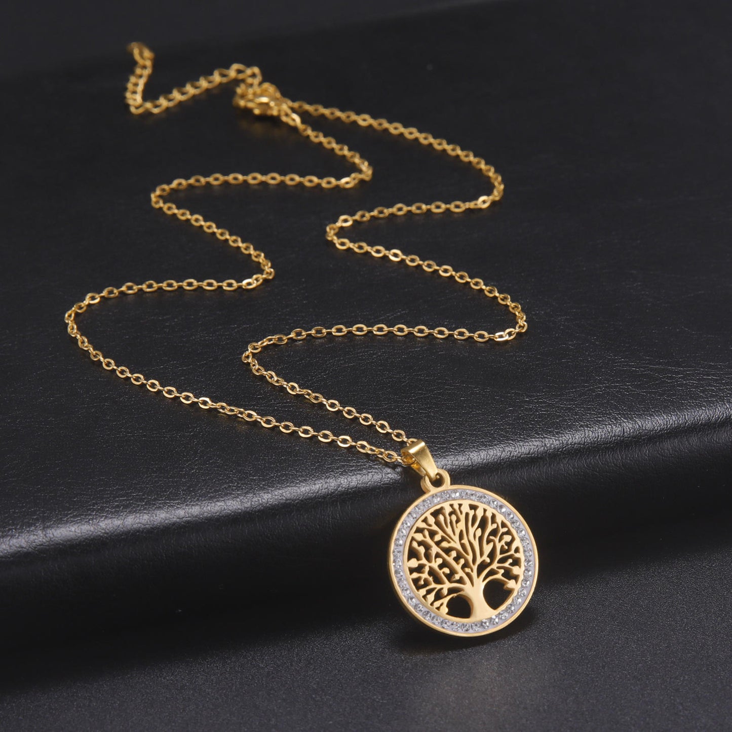 🌳 Collier “Arbre de Vie” – L’élégance enracinée dans la symbolique
