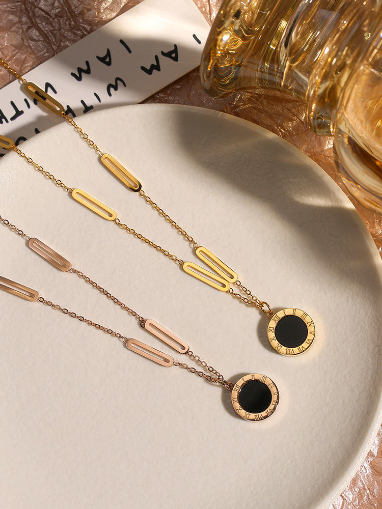 ✨ Collier Élégance Noire – L’acier qui fait sensation ✨