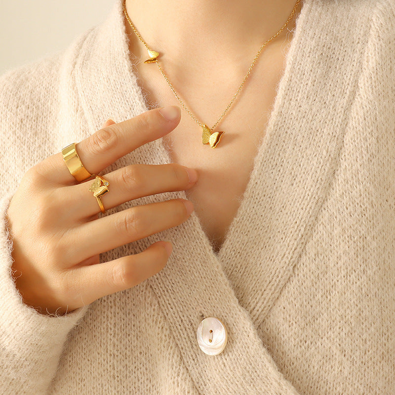 🦋 Collier “Douce Liberté” – L’élégance prend son envol