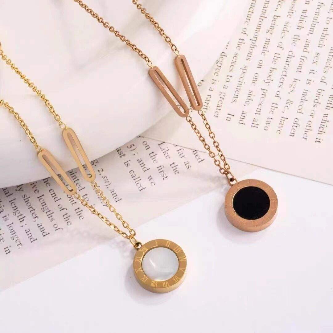 ✨ Collier Élégance Noire – L’acier qui fait sensation ✨