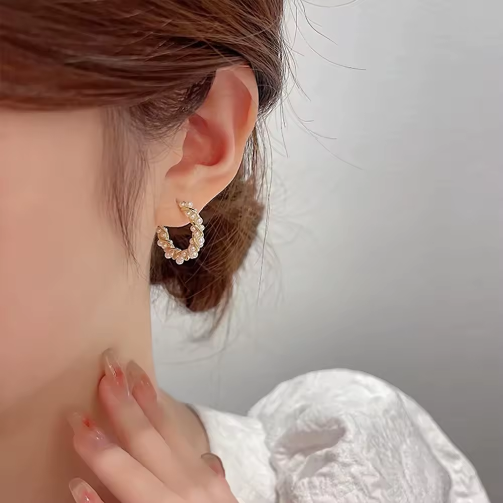 💎 Sublimez votre style avec élégance avec ces boucles d'oreilles en argent S925 ! 💎