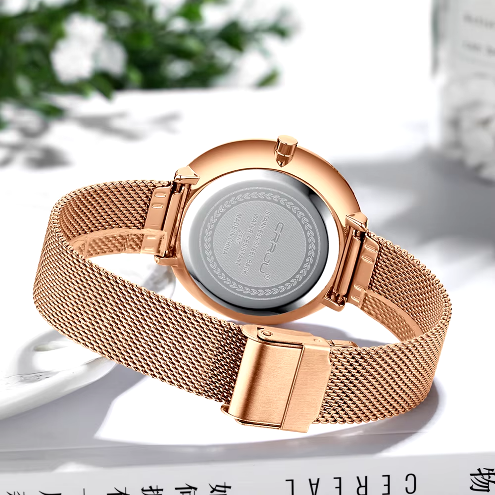 Élégance dorée, minimalisme affirmé