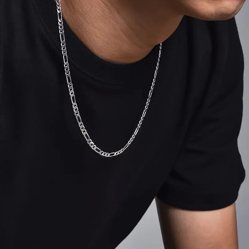 Sobre, affirmé, intemporel