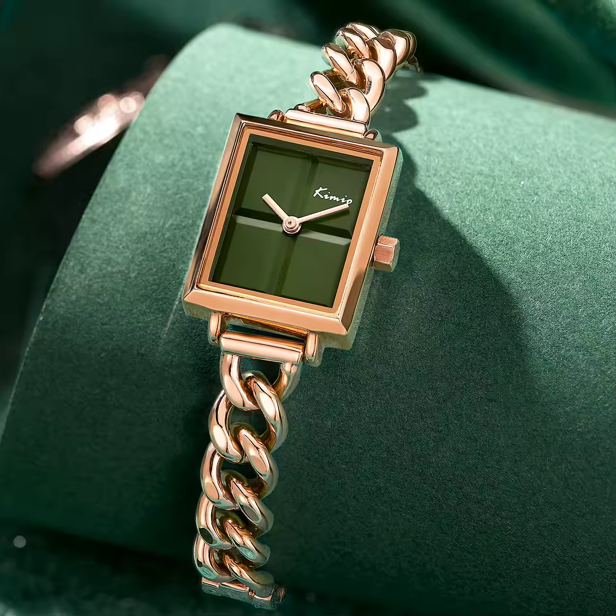 Glamour et Sophistication : Montre Kimio en or rose et cadran vert
