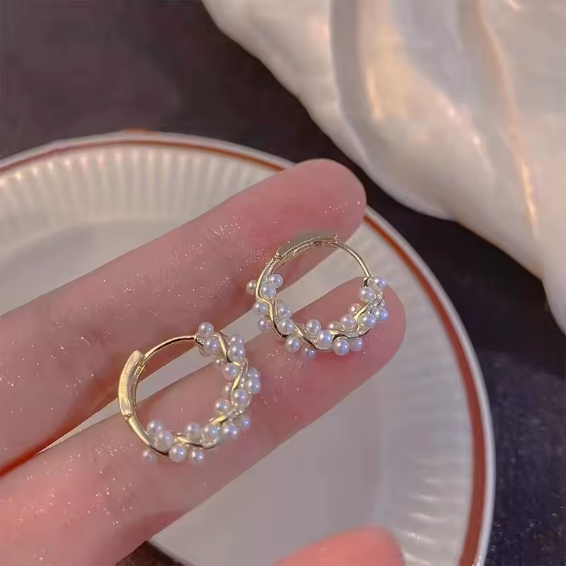 💎 Sublimez votre style avec élégance avec ces boucles d'oreilles en argent S925 ! 💎