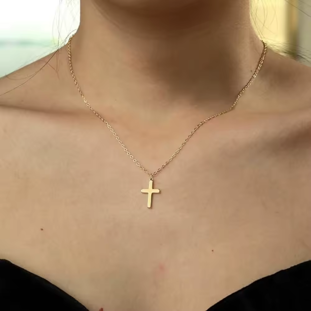 Un bijou, une croyance. Une croix, une force