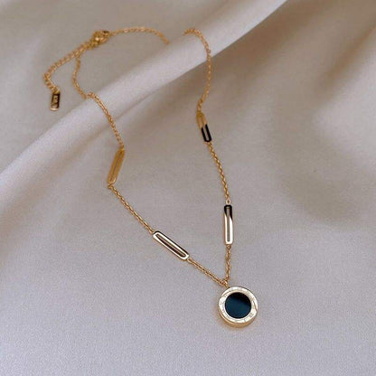 ✨ Collier Élégance Noire – L’acier qui fait sensation ✨