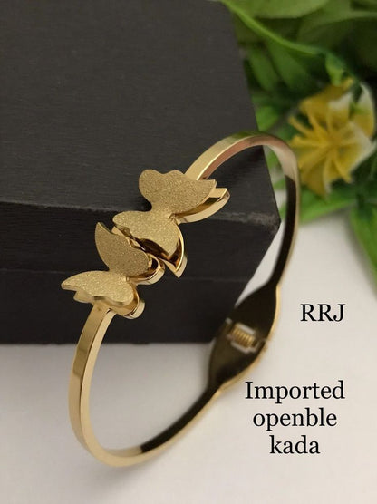 🦋 Élégance qui prend son envol/ Collier, boucles d'oreilles, gourmette, et bague