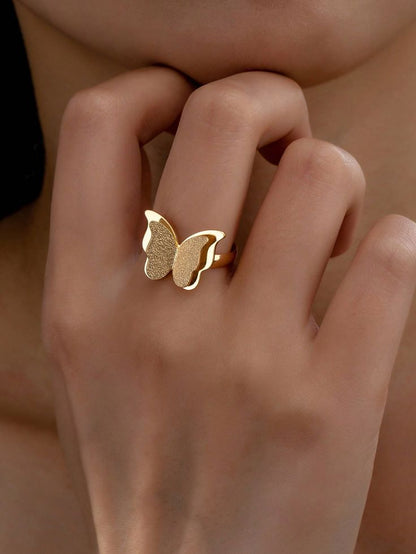 🦋 Élégance qui prend son envol/ Collier, boucles d'oreilles, gourmette, et bague