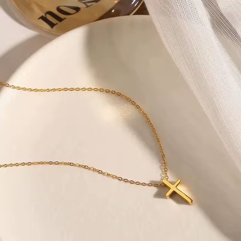 Un bijou, une croyance. Une croix, une force